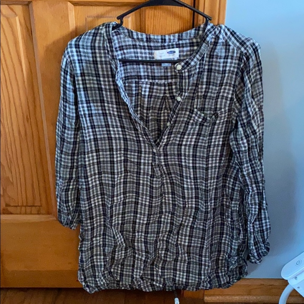 Checkered gray and black Old Navy tunic